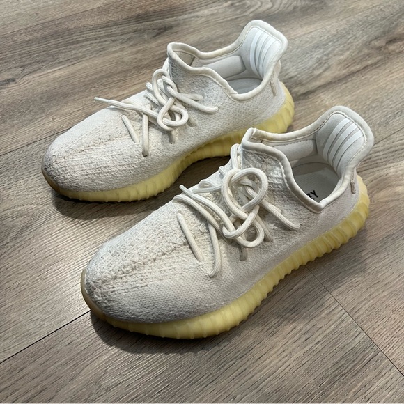 yeezy triple white size 5.5